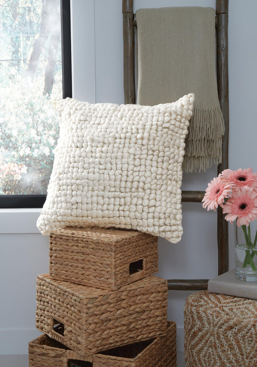 Aavie Pillow - Sigrist Furniture (Sturgis,MI)