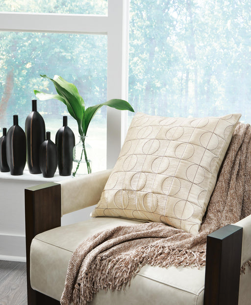 Kydner Pillow (Set of 4) - Sigrist Furniture (Sturgis,MI)