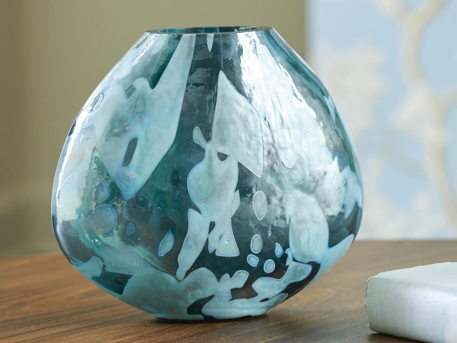 Cartshaw Vase - Sigrist Furniture (Sturgis,MI)