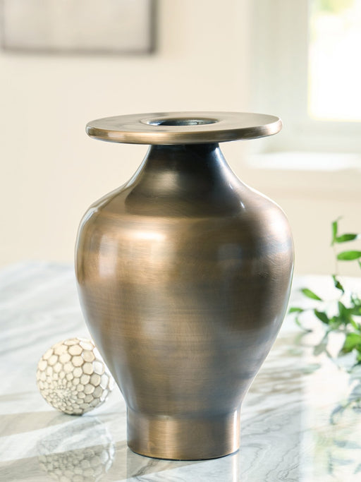 Fedorleigh Vase - Sigrist Furniture (Sturgis,MI)