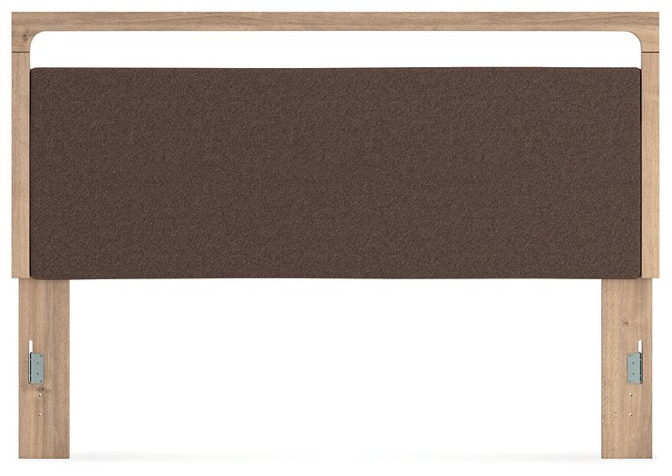 Kinlanni Upholstered Bed - Sigrist Furniture (Sturgis,MI)