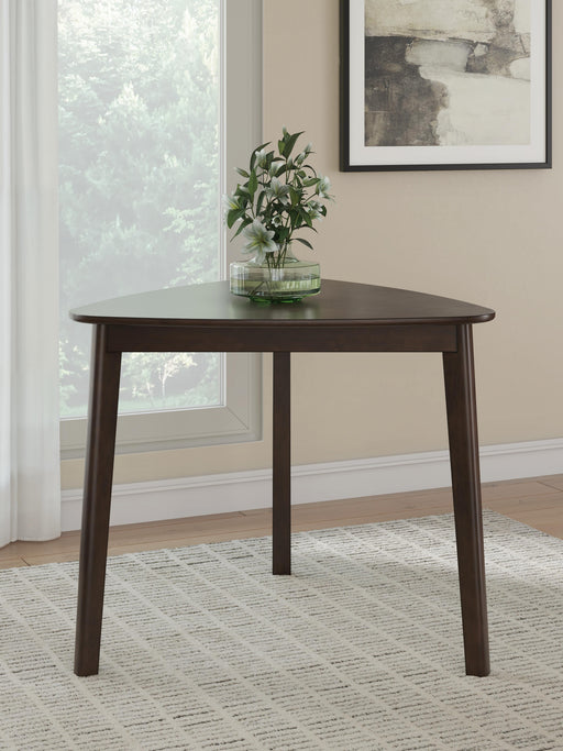Mallenette Dining Table - Sigrist Furniture (Sturgis,MI)